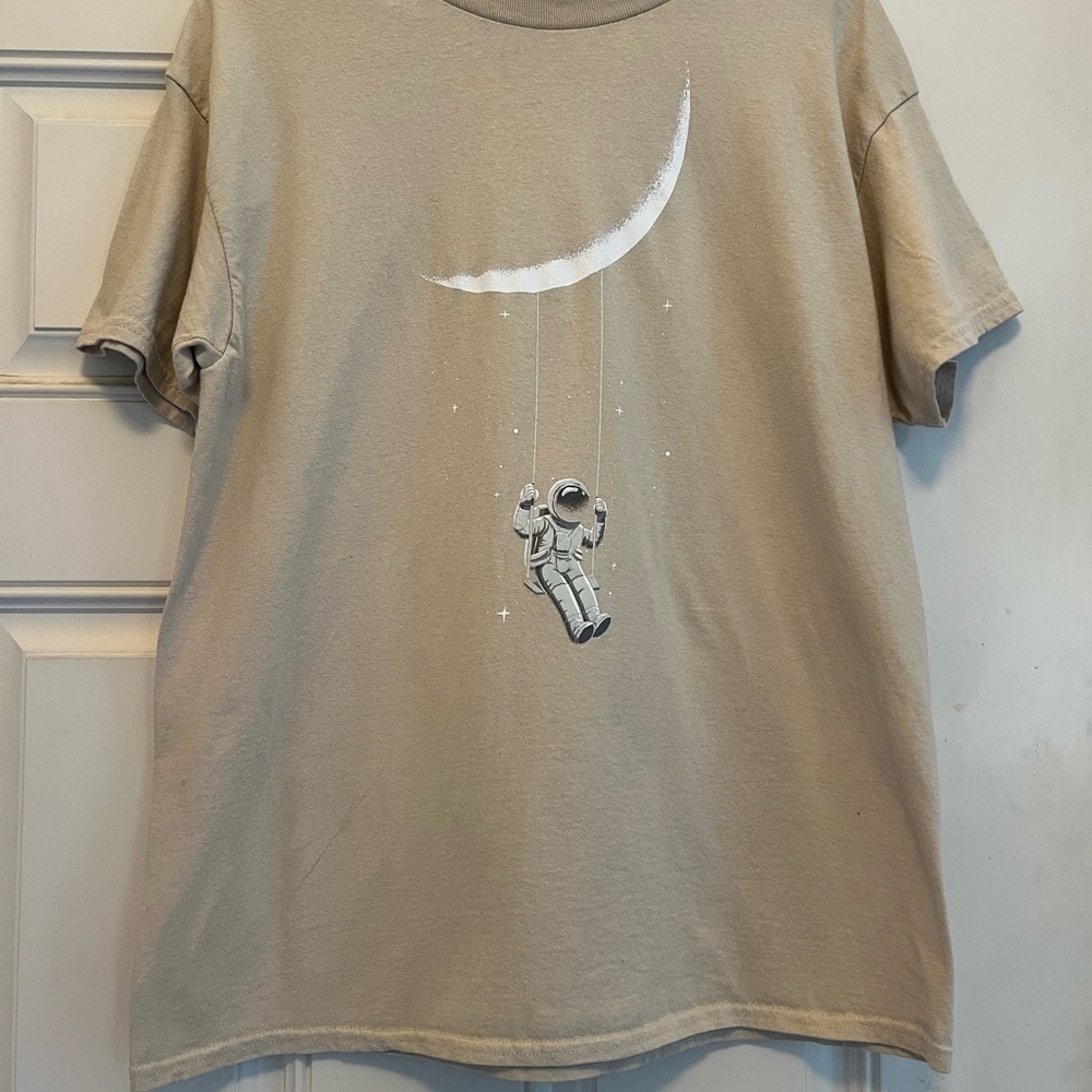 Threadless Astronaut Swing T-Shirt L Tan Space Graphic Tee Digital Carbine